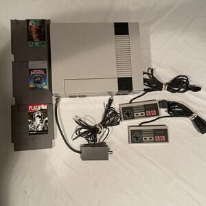 Nintendo NES Console Bundle, 3 games, TV Cable, 2 Controllers, All OEM-tested
